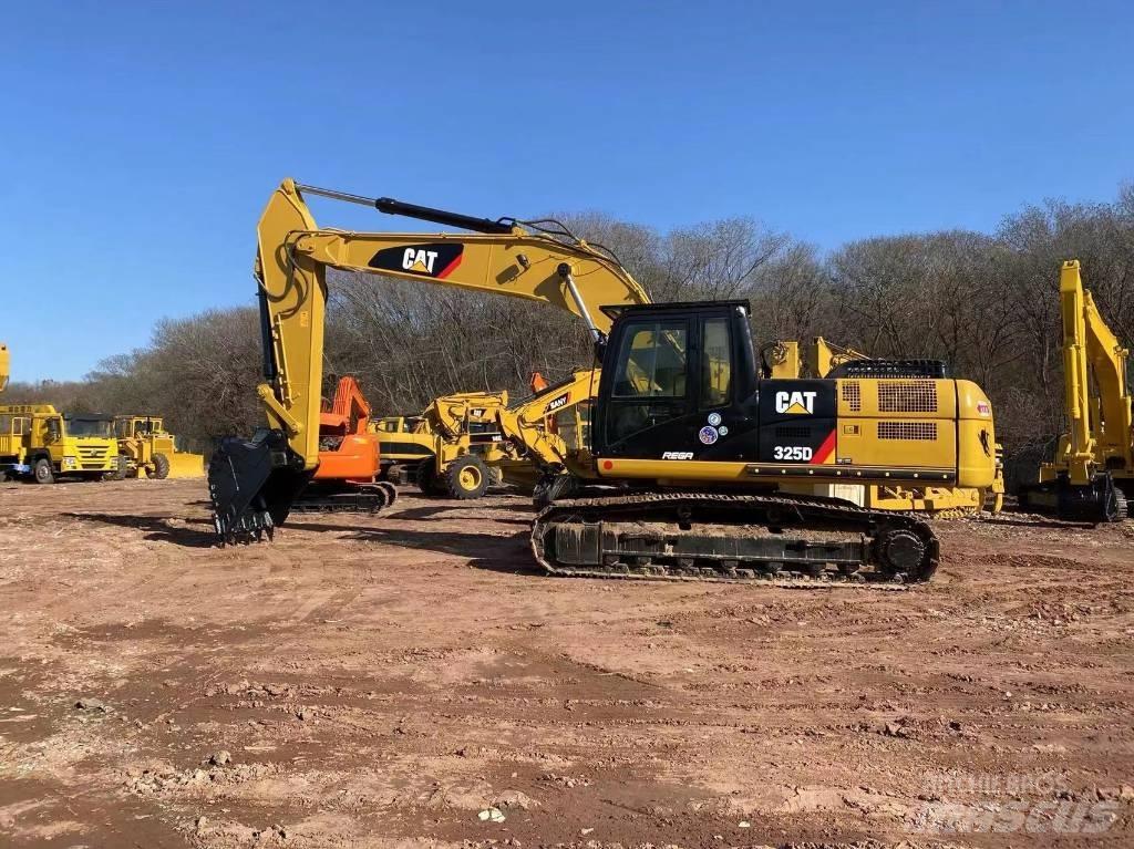 CAT 325 D L حفارات زحافة