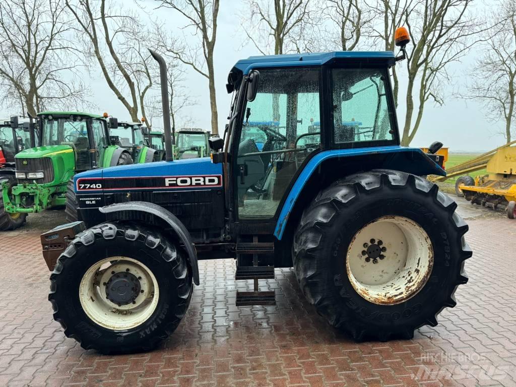 Ford 7740 الجرارات