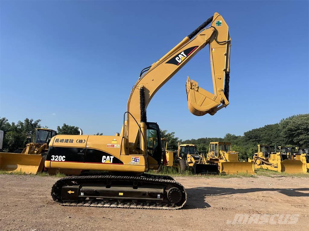 CAT 320C حفارات زحافة