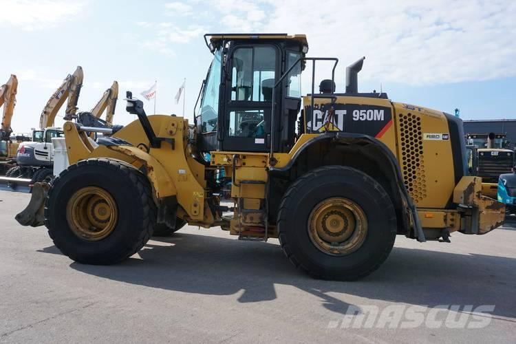 CAT 950M لوادر بعجل