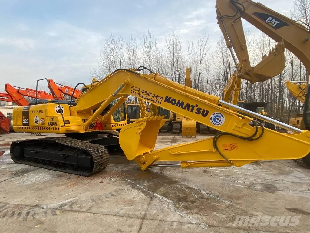 Komatsu PC 220-8 حفارات زحافة