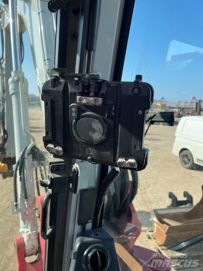 Takeuchi TB 1140 حفارات زحافة
