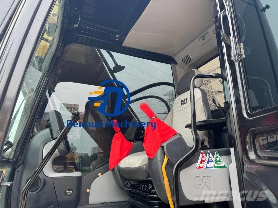 CAT 320D2 حفارات زحافة