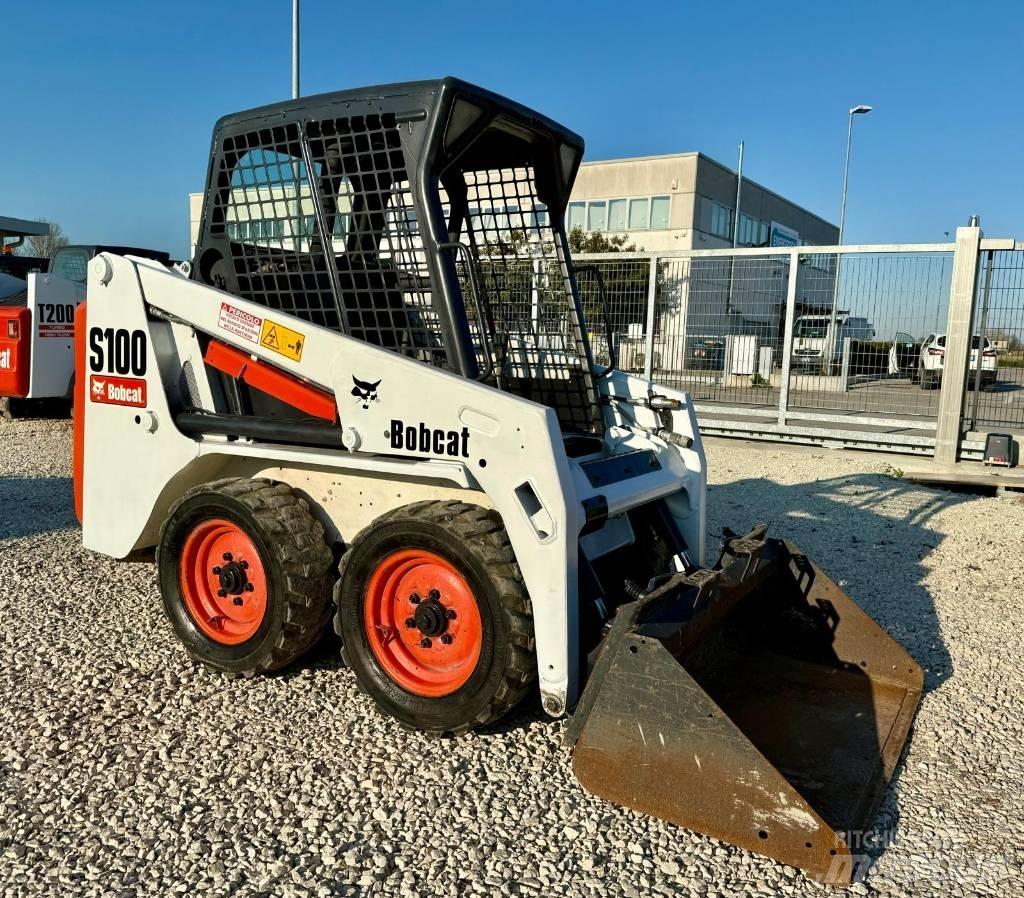 Bobcat S 100 لوادر انزلاقية التوجيه