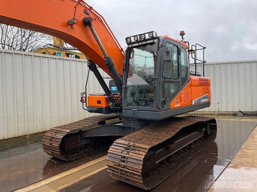 Doosan DX 225 LC-5 حفارات زحافة