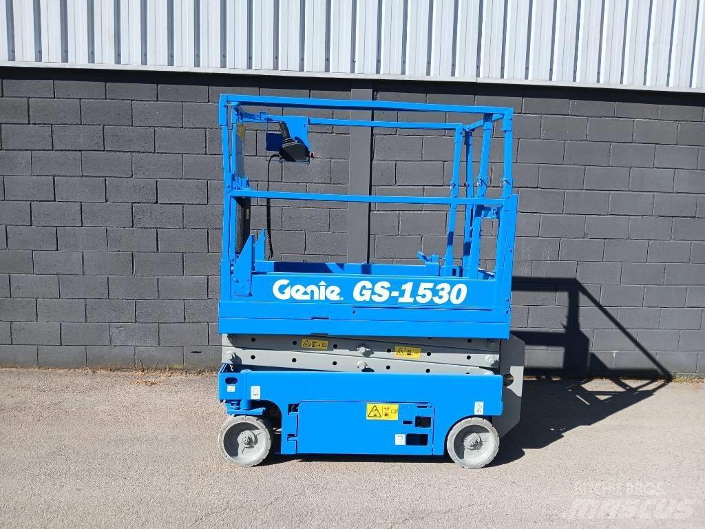 Genie GS 1532 رافعات مقصية الشكل