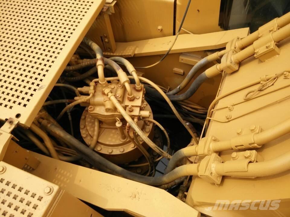 CAT 330 B L حفارات زحافة