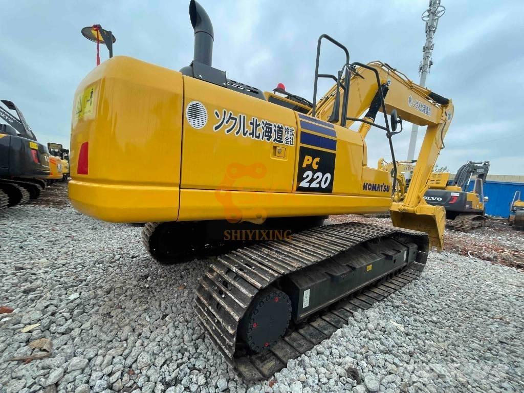 Komatsu PC 220-8M0 حفارات زحافة