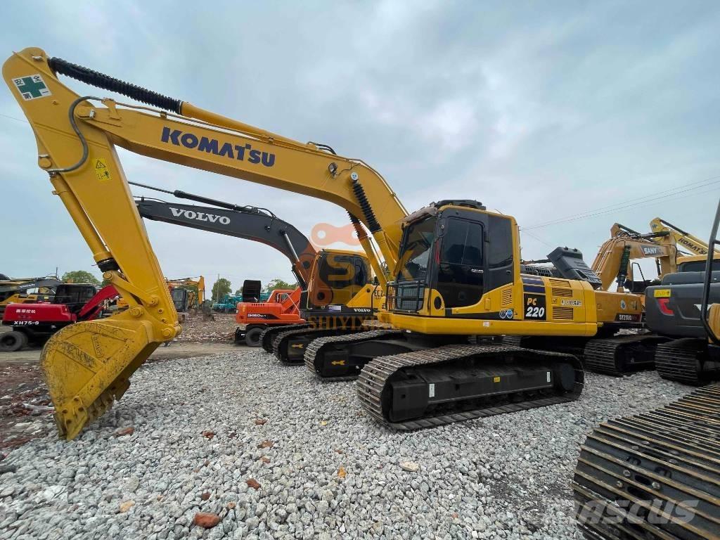 Komatsu PC 220-8M0 حفارات زحافة