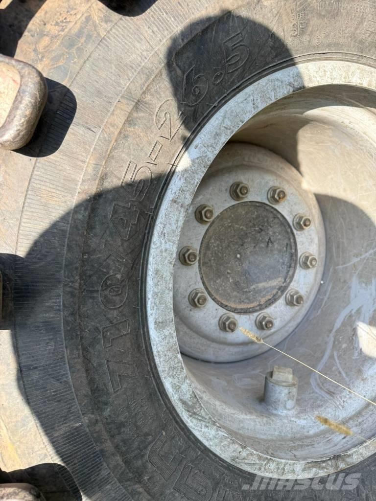 Komatsu 931 XC حصادات