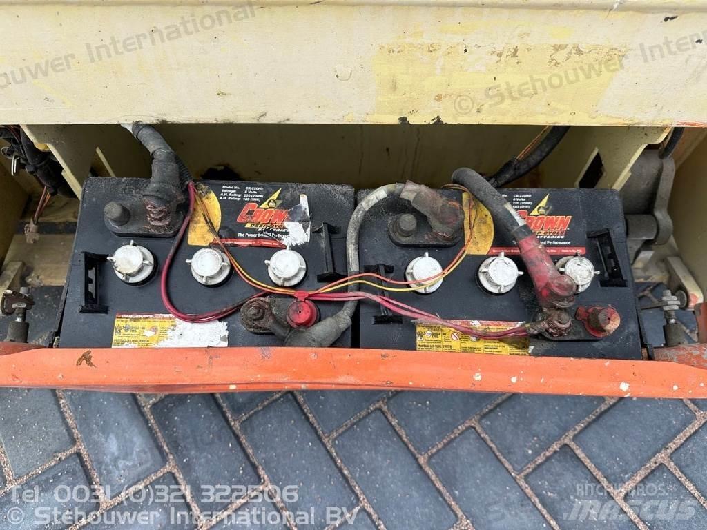 JLG 2030ES رافعات مقصية الشكل