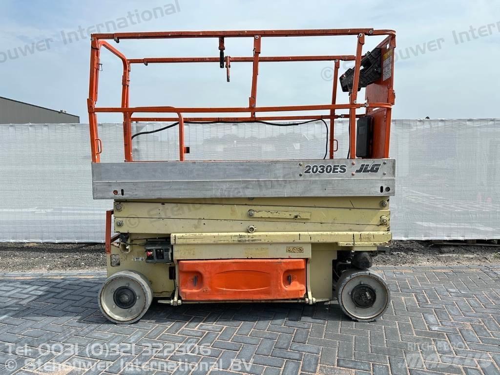 JLG 2030ES رافعات مقصية الشكل