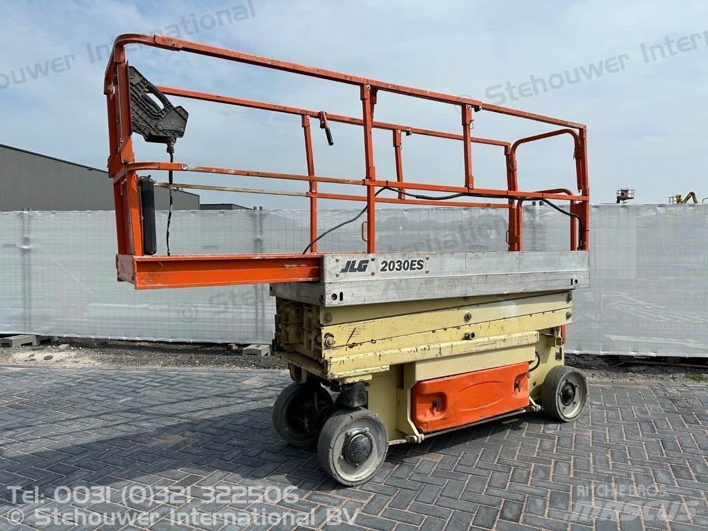 JLG 2030ES رافعات مقصية الشكل