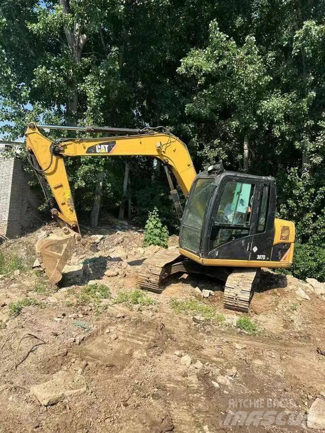 CAT 307 حفارات زحافة