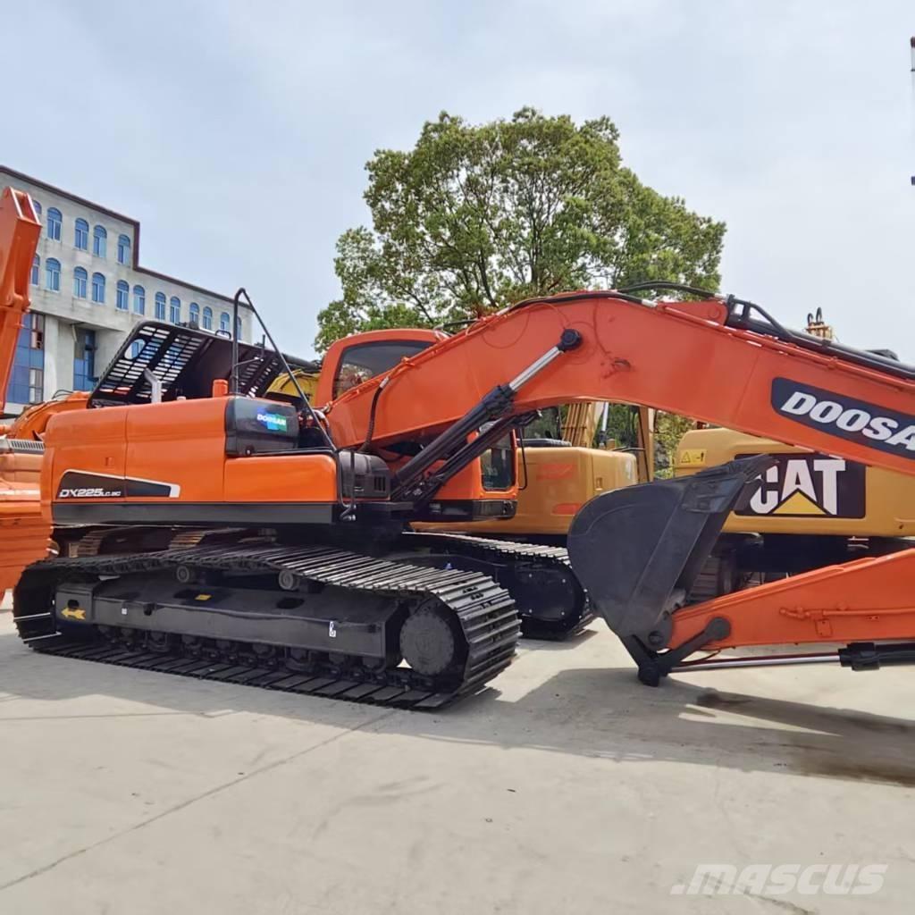 Doosan DX 225 حفارات زحافة