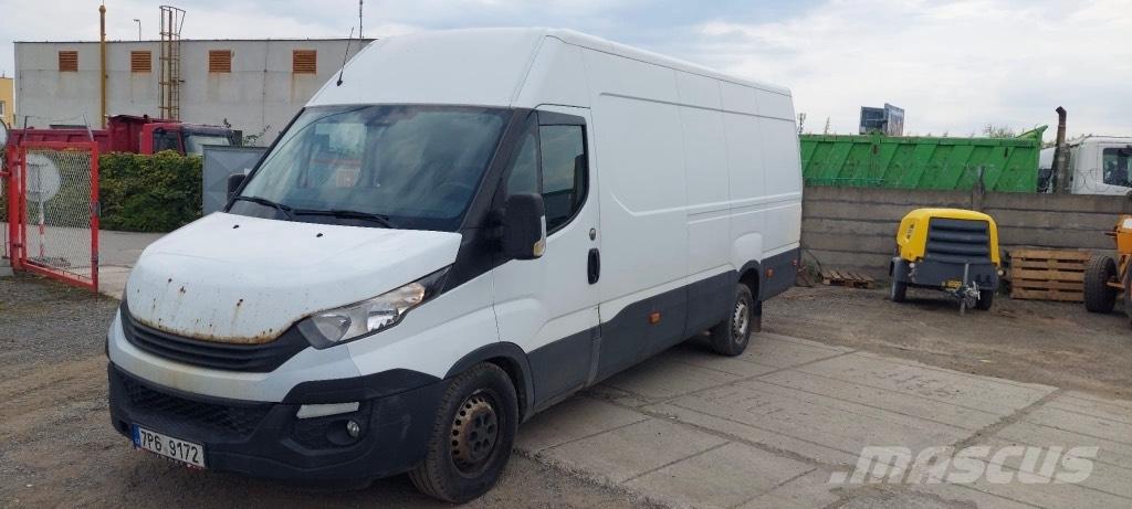 Iveco 35-180 شاحنة مقفلة