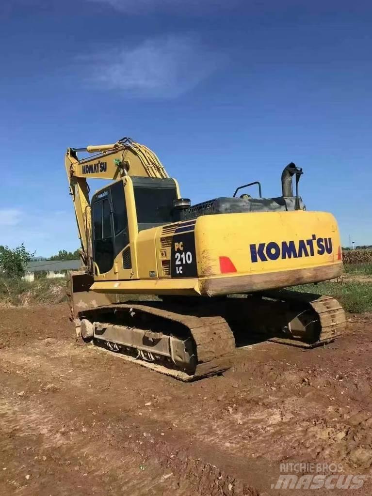 Komatsu PC 210 حفارات زحافة