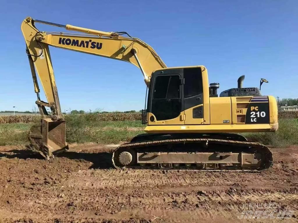 Komatsu PC 210 حفارات زحافة