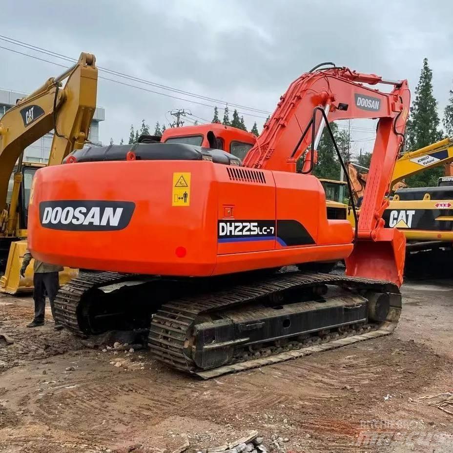 Doosan DH 225 LC-7 حفارات زحافة