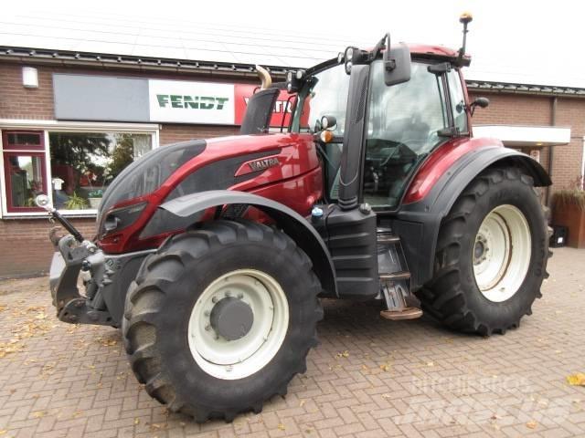 Valtra T154 VERSU الجرارات