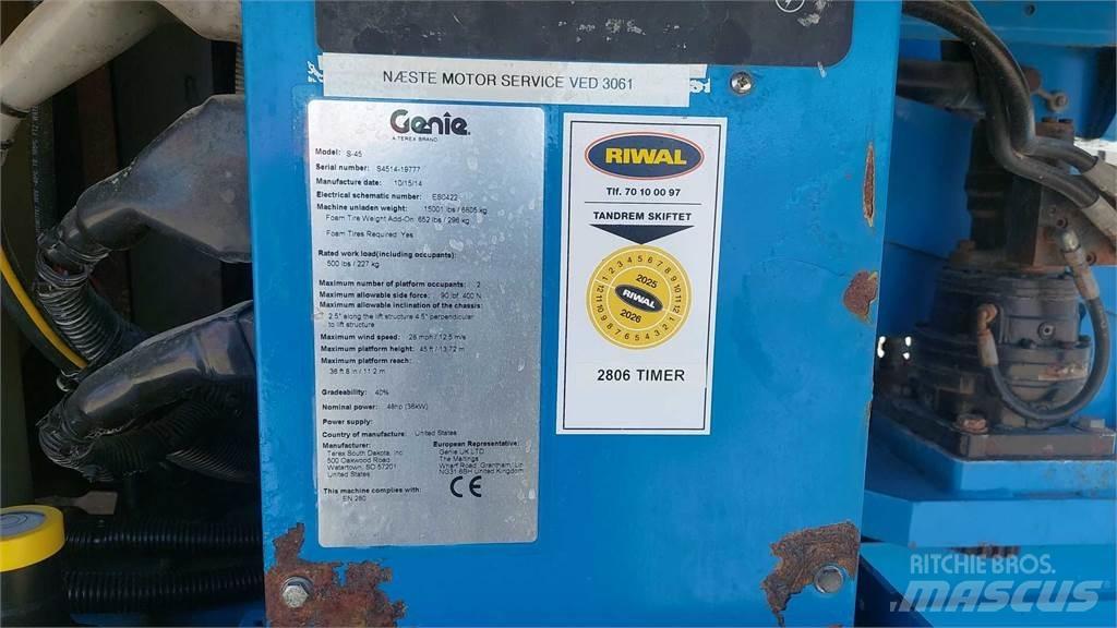 Genie S45 رافعات سلة تلسكوبية