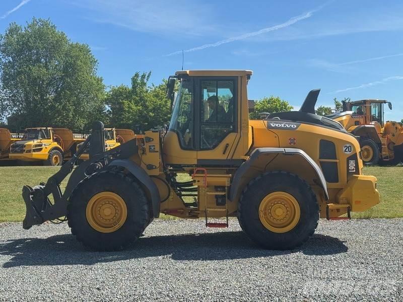 Volvo L 90 H لوادر بعجل