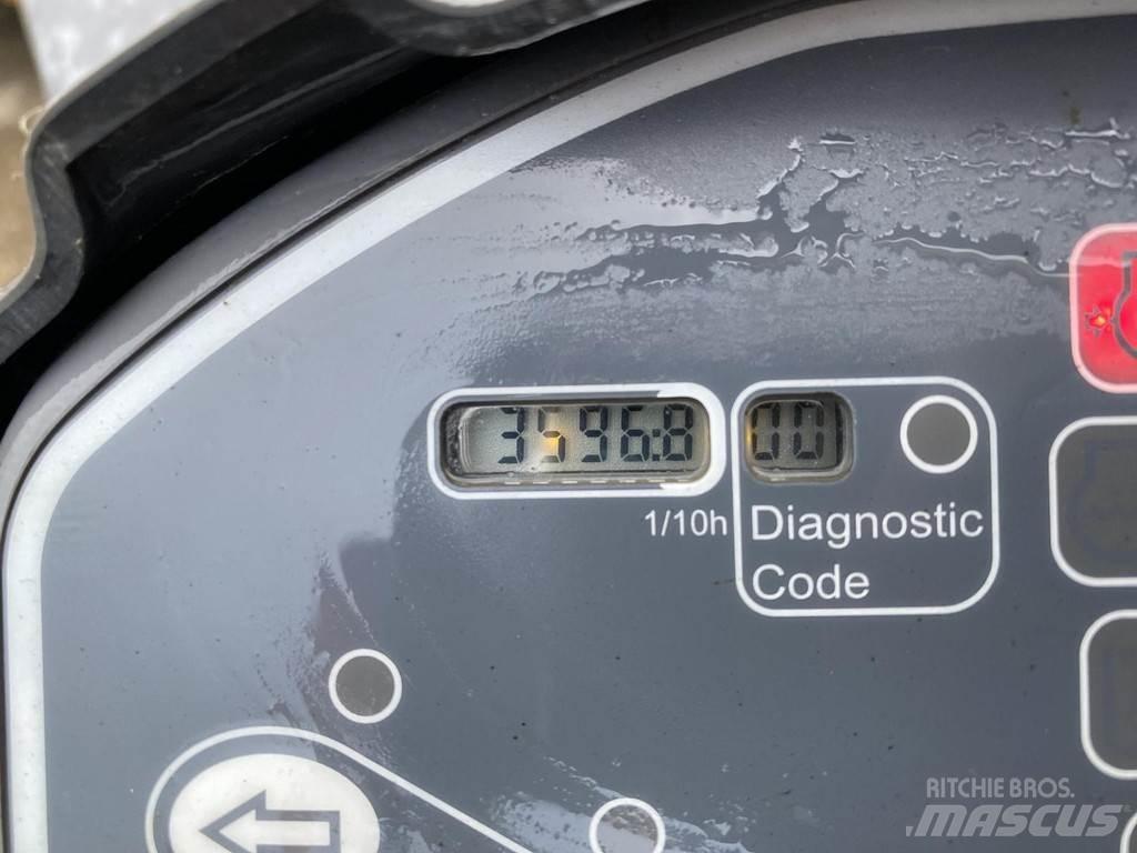 Hamm HD 14 VV مداحل ثنائية الاسطوانة