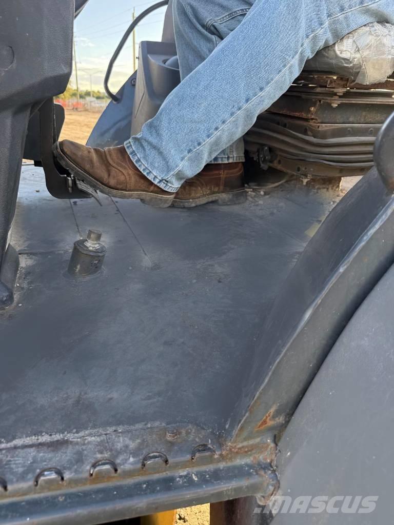 John Deere 310 L EP لوادر ذات جرافات عكسية