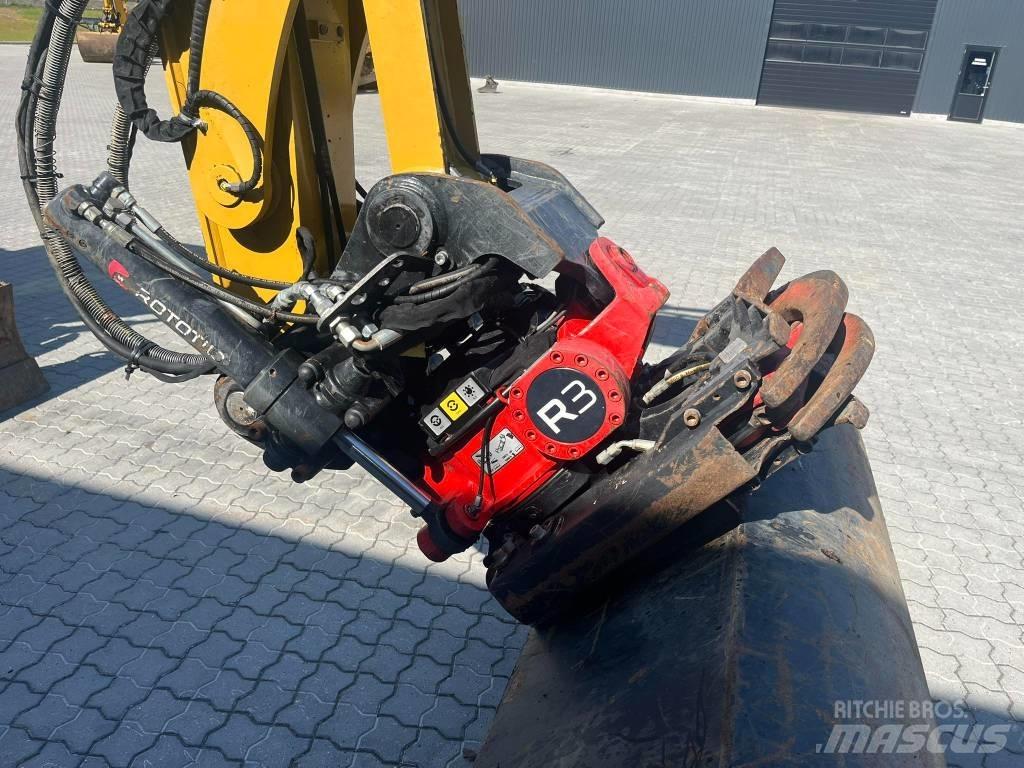 CAT 310 حفارات زحافة