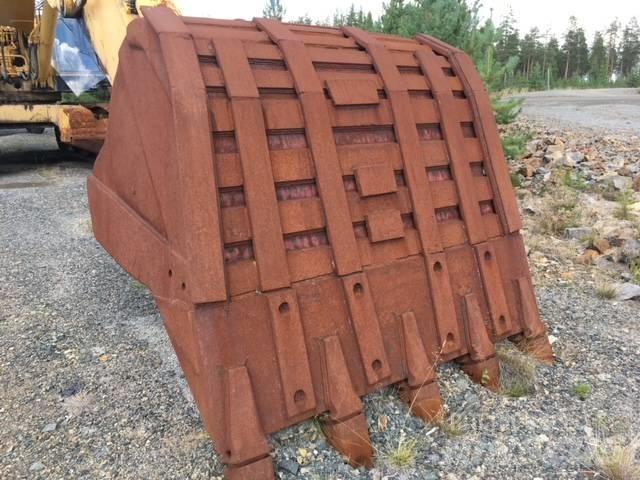 Komatsu PC 1000-1 حفارات زحافة