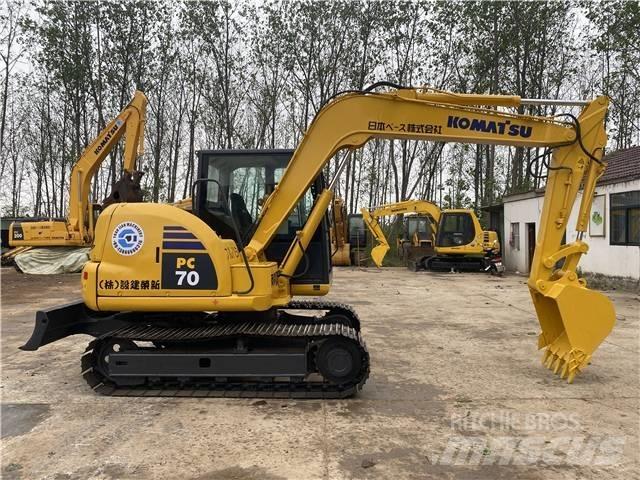 Komatsu PC 70 حفارات زحافة