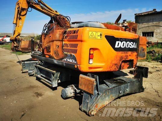 Doosan DX 140W track المسارات والسلاسل والهيكل السفلي