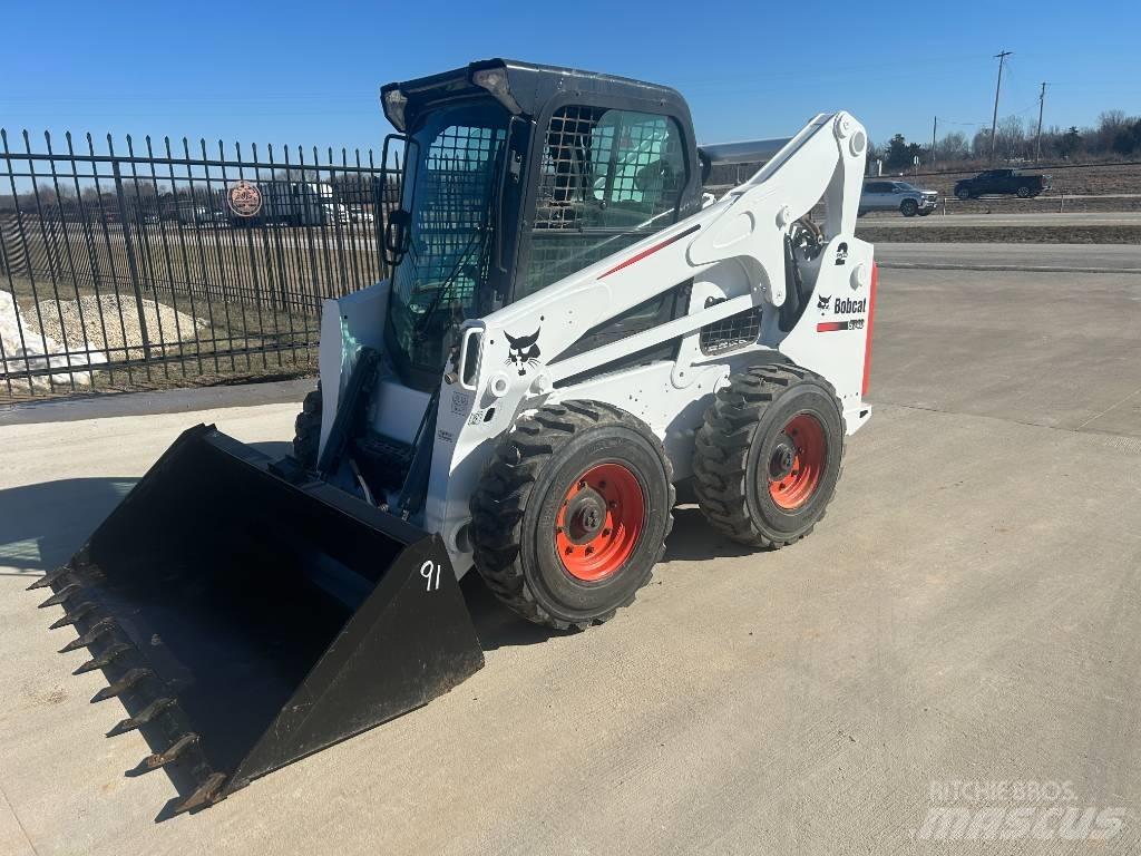 Bobcat S740 لوادر انزلاقية التوجيه