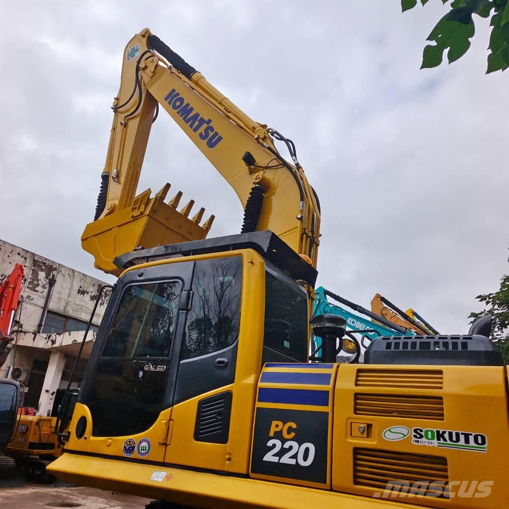 Komatsu PC 220-8 حفارات زحافة