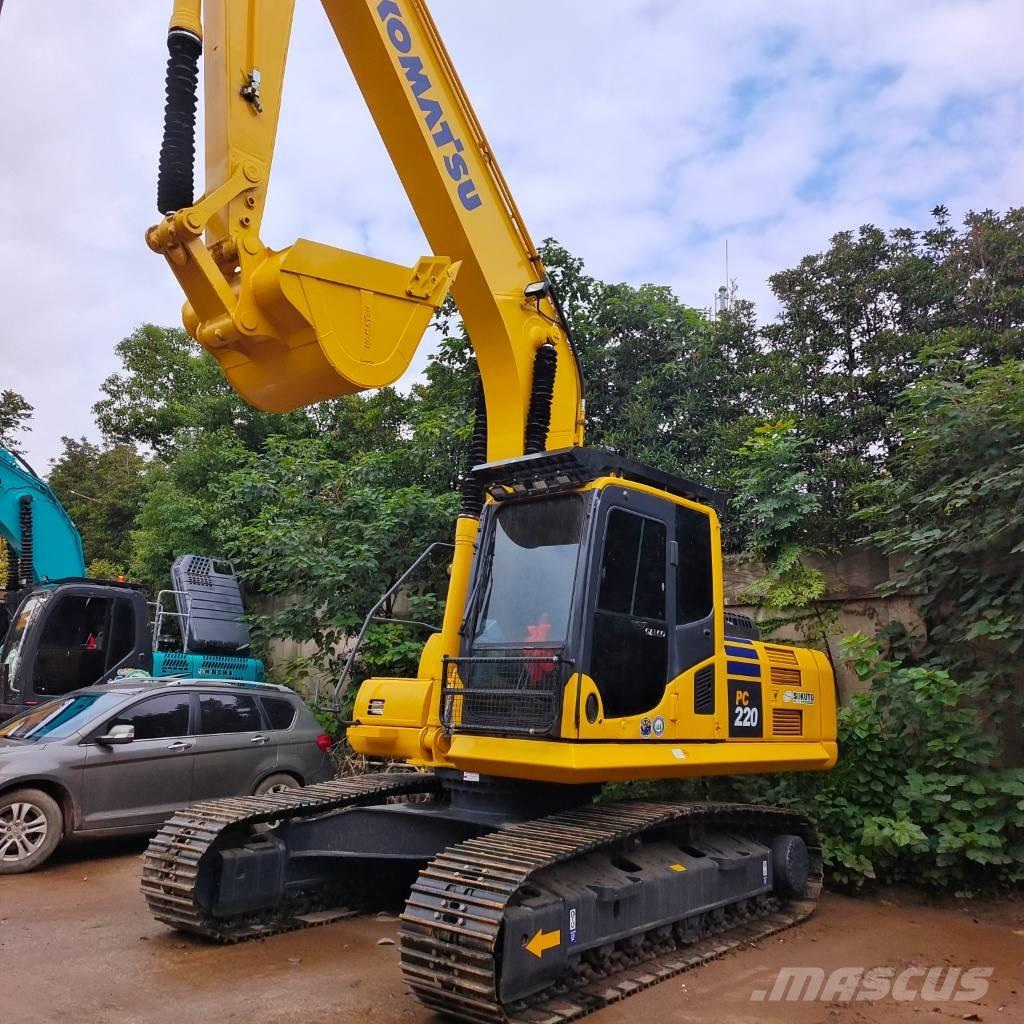 Komatsu PC 220-8 حفارات زحافة
