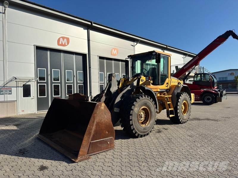 Volvo L90F لوادر بعجل