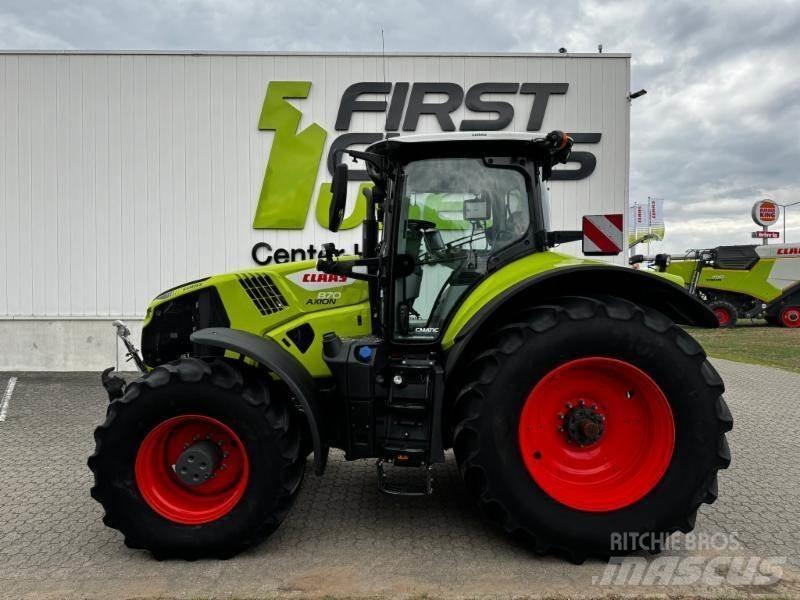 CLAAS AXION 870 الجرارات