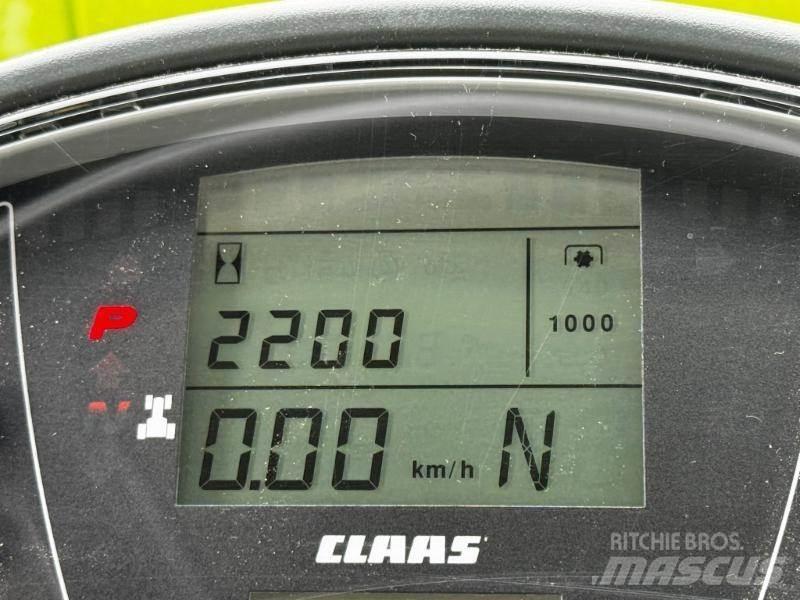 CLAAS AXION 870 الجرارات