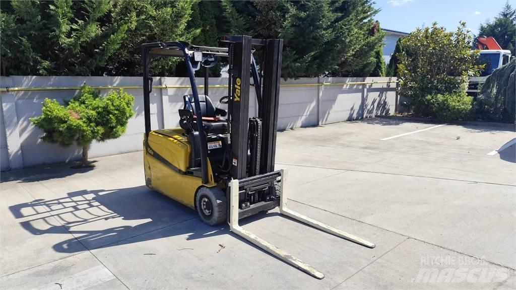 Yale ERP16 VT شاحنات ذات رافعات شوكية تعمل بالكهرباء