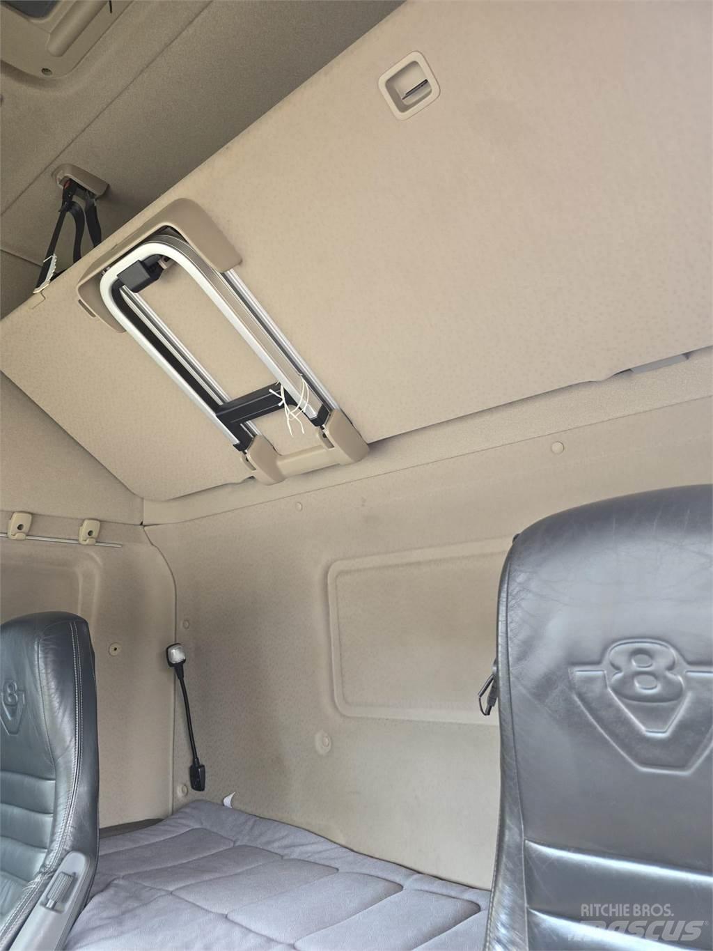 Scania R560 وحدات الجر
