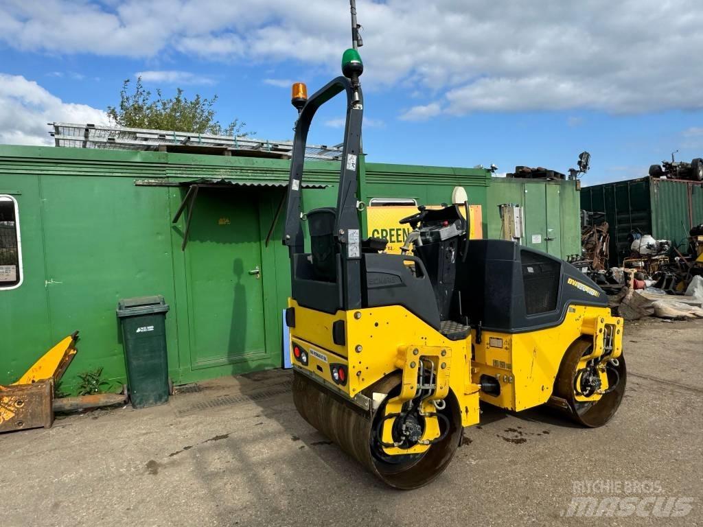 Bomag BW 120 AD-5 مداحل ثنائية الاسطوانة