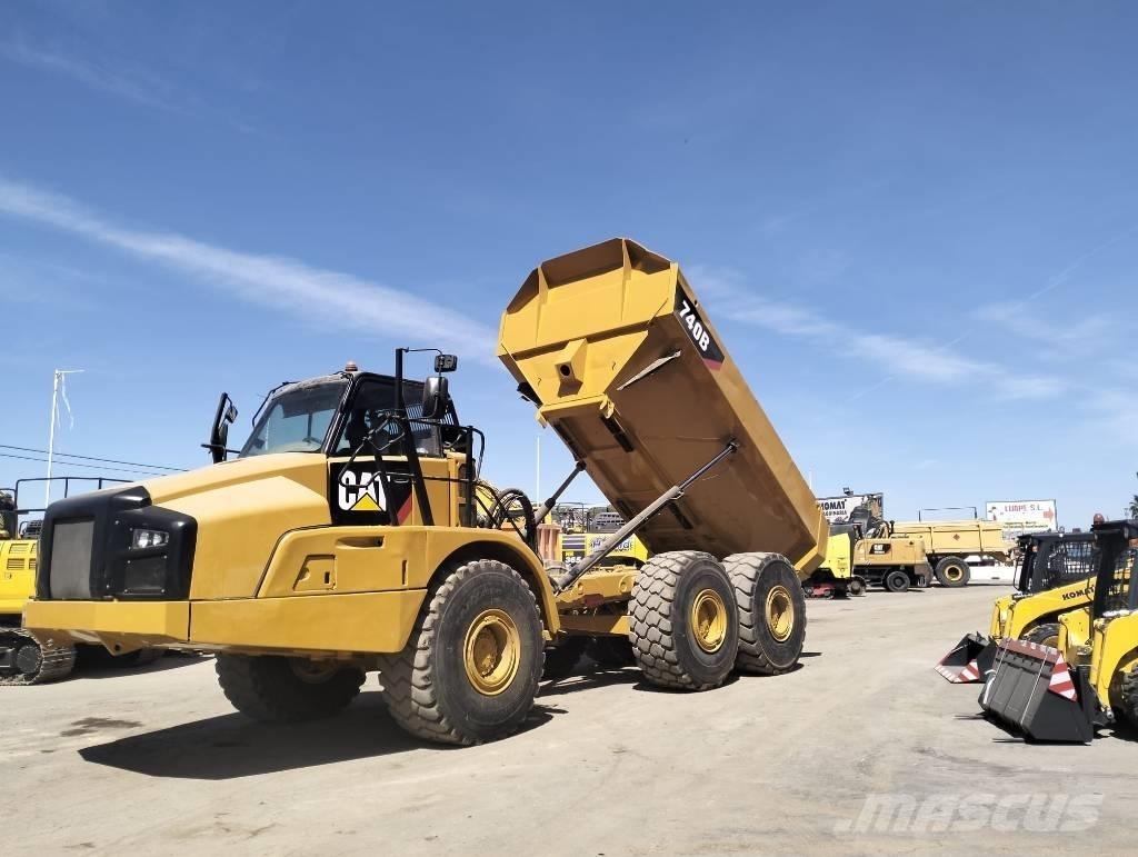 CAT 740 B ساحبات مفصلية