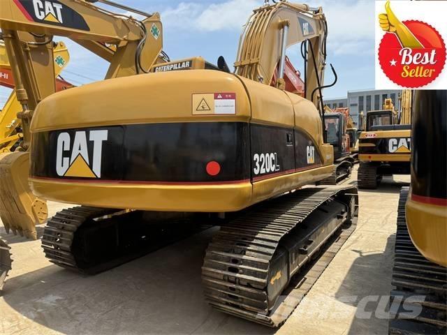 CAT 320 C حفارات زحافة