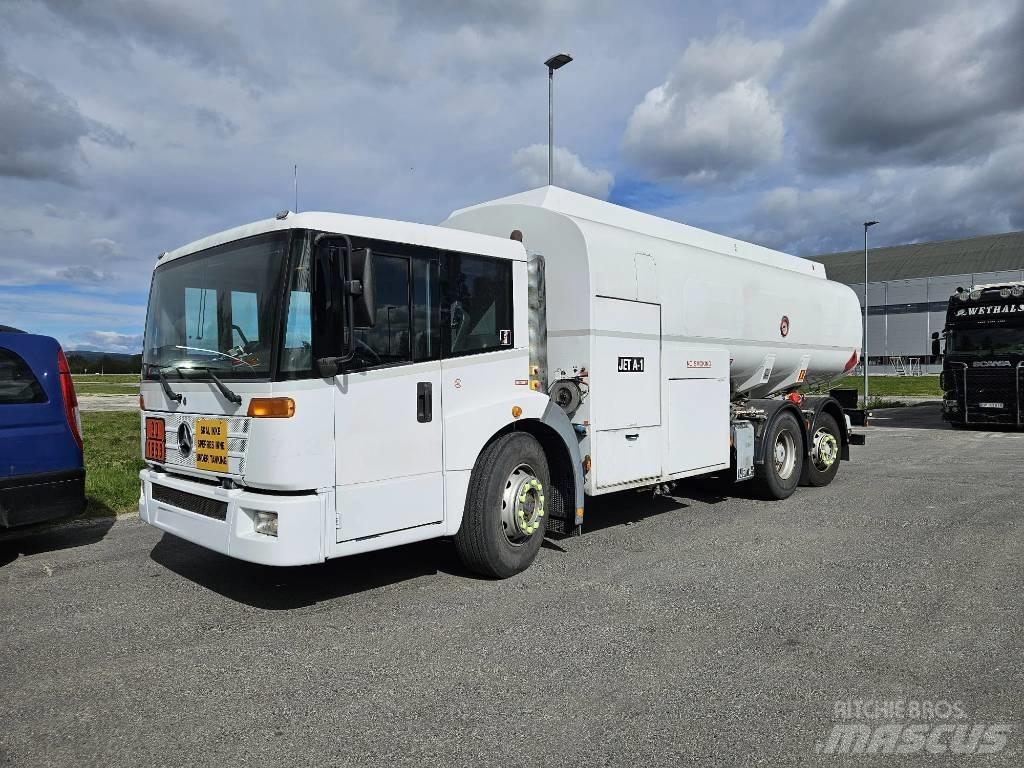 Mercedes-Benz Econic شاحنات ذات صهاريج