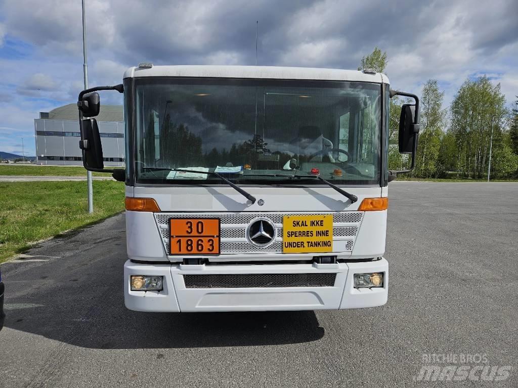 Mercedes-Benz Econic شاحنات ذات صهاريج
