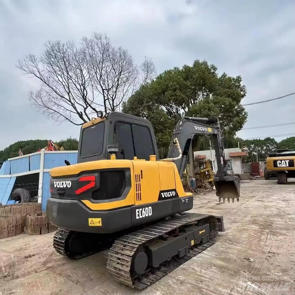 Volvo EC 60 D حفارات زحافة