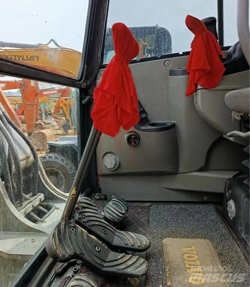 Volvo EC 60 D حفارات زحافة