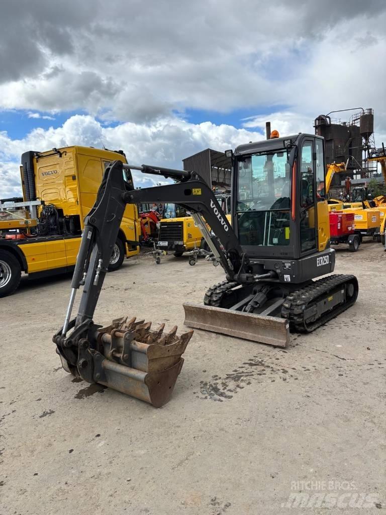 Volvo ECR 25 D حفارات صغيرة أقل من 7 طن (حفارات صغيرة)