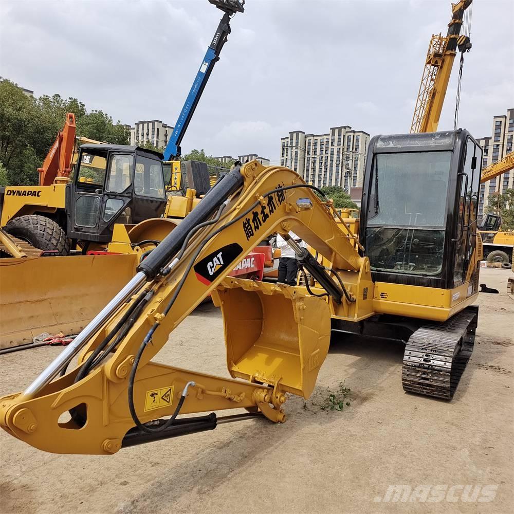 CAT 306D حفارات زحافة