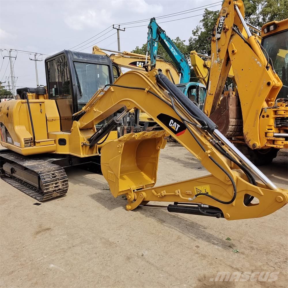 CAT 306D حفارات زحافة